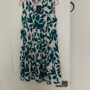 Anna-Kaci Green  Leaf Print Dress. Size L. Polyester.